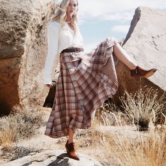 Frye Reed Scallop Cognac Leather Heeled Ankle Boot - Picture 16 of 16